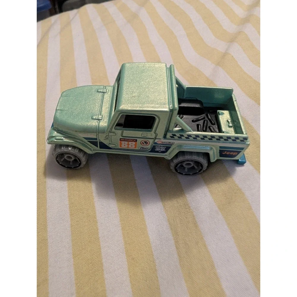 Hot Wheels Chrysler Group Jeep Truck Green Diecast 1:64 Hot Trucks Mattel J32